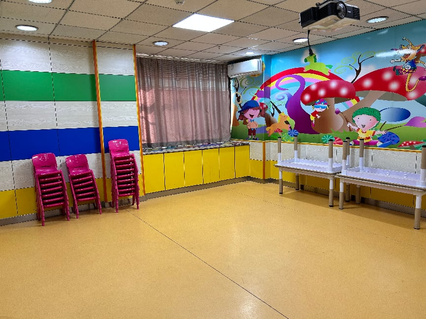 孩子英语只敢说给玩具听?沈阳天童教育:不是胆小,是怕被评价(图2) 孩子英语只敢说给玩具听?沈阳天童教育:不是胆小,是怕被评价(图2)